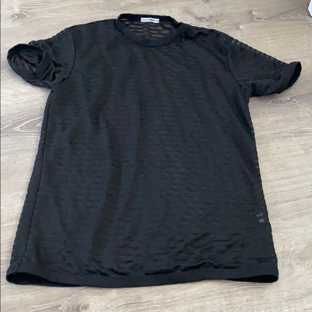 FN: men’s Striped  mesh top